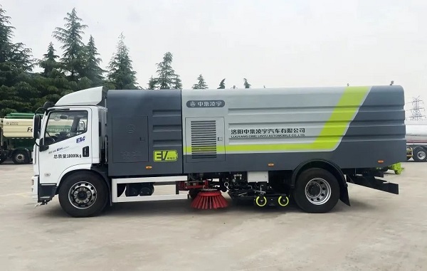 凌宇純電動(dòng)洗掃車的特點(diǎn)詳解！出色在哪？
