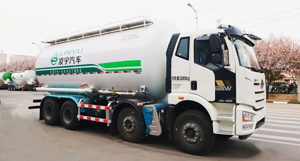 凌宇干混砂漿車的特點(diǎn)都有什么？